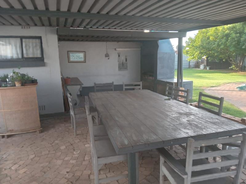 3 Bedroom Property for Sale in Strubenvale Gauteng