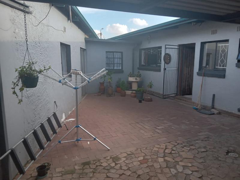 3 Bedroom Property for Sale in Strubenvale Gauteng