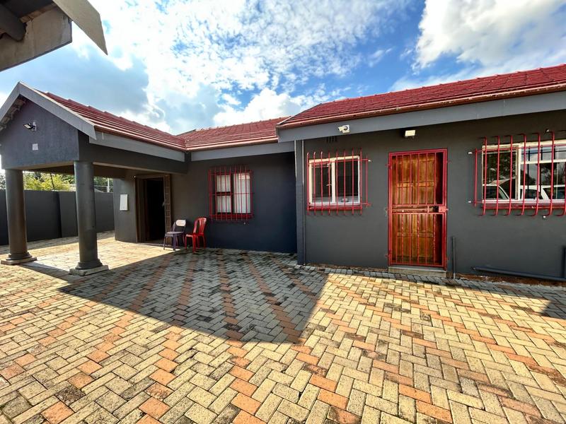 3 Bedroom Property for Sale in Strubenvale Gauteng