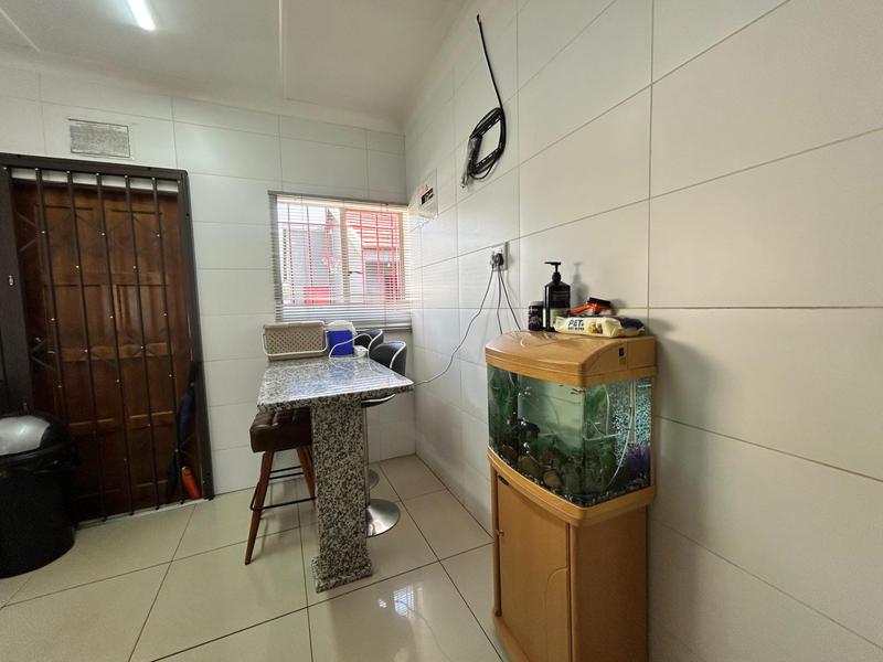 3 Bedroom Property for Sale in Strubenvale Gauteng