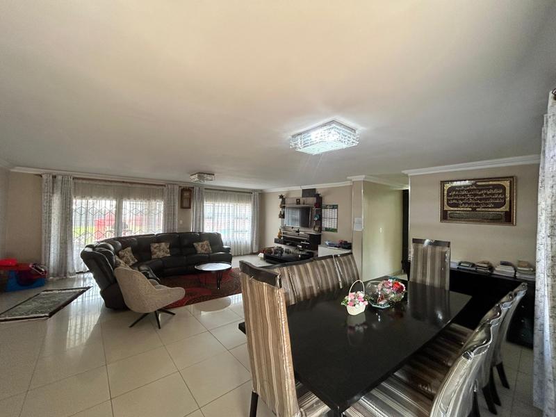 3 Bedroom Property for Sale in Strubenvale Gauteng