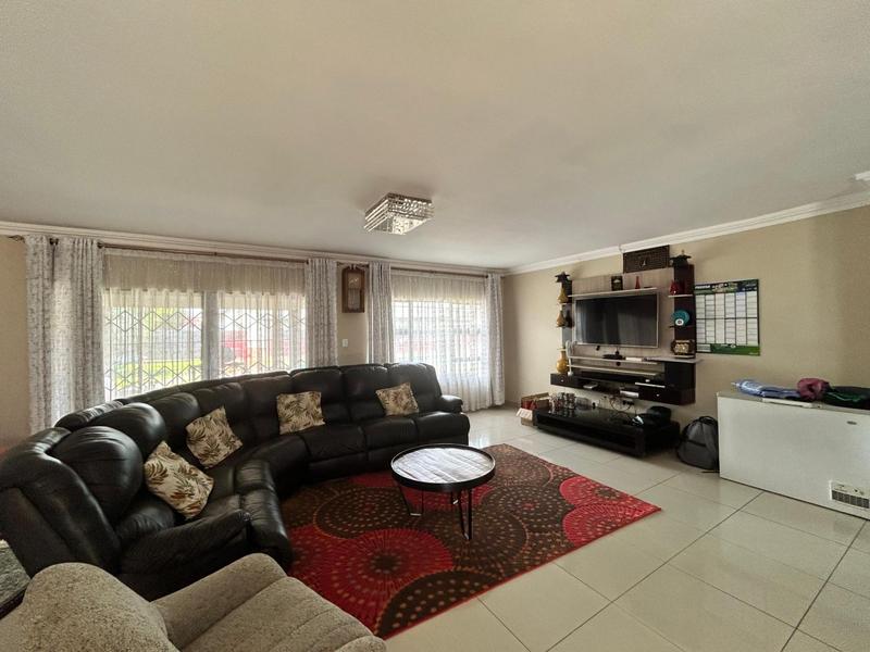3 Bedroom Property for Sale in Strubenvale Gauteng