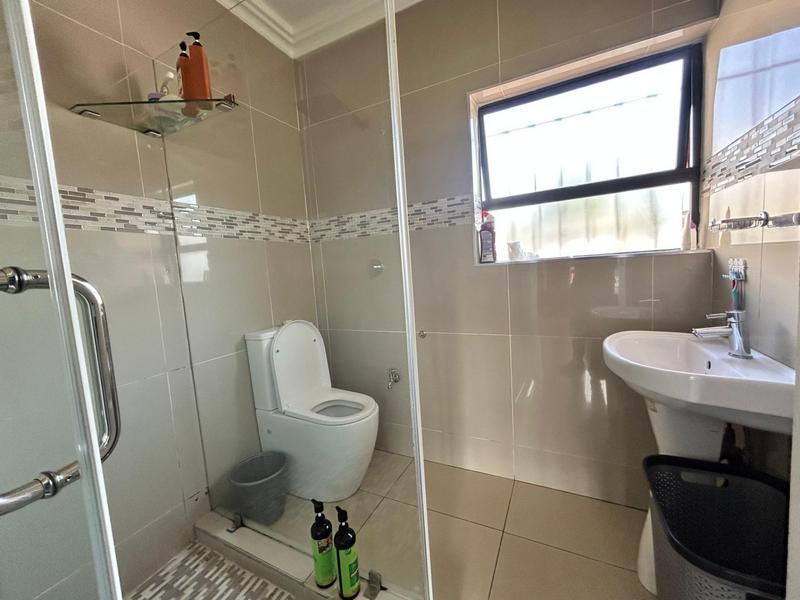 3 Bedroom Property for Sale in Strubenvale Gauteng