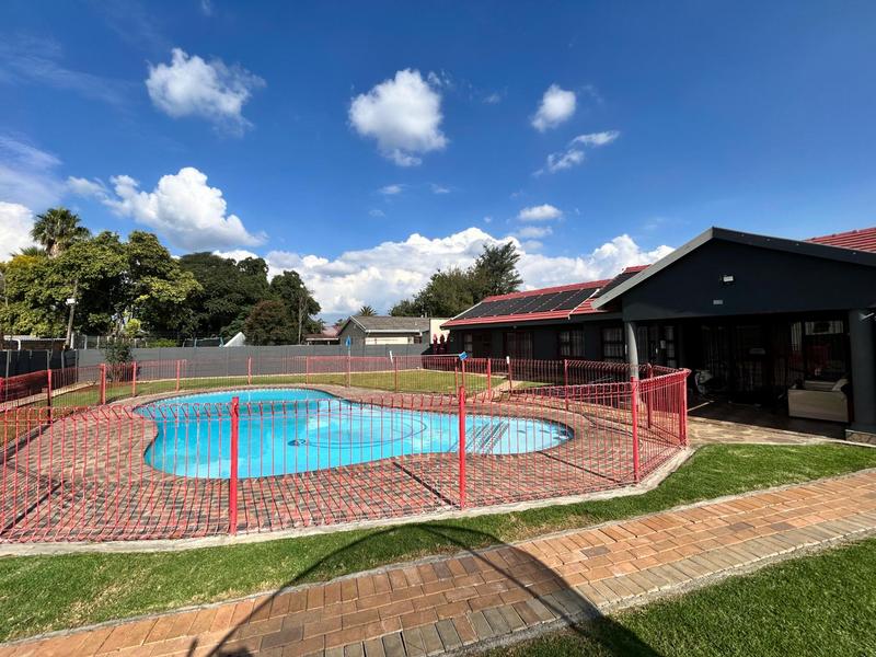 3 Bedroom Property for Sale in Strubenvale Gauteng