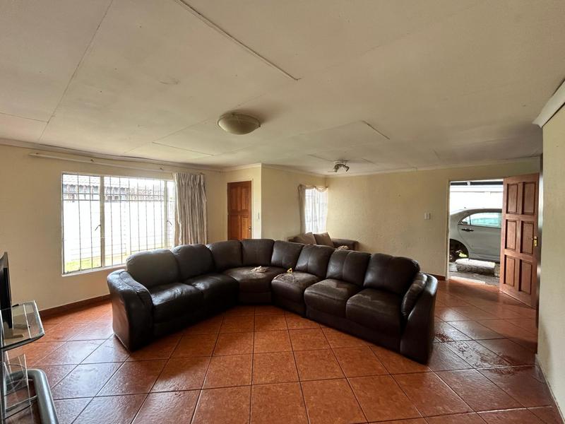 3 Bedroom Property for Sale in Strubenvale Gauteng