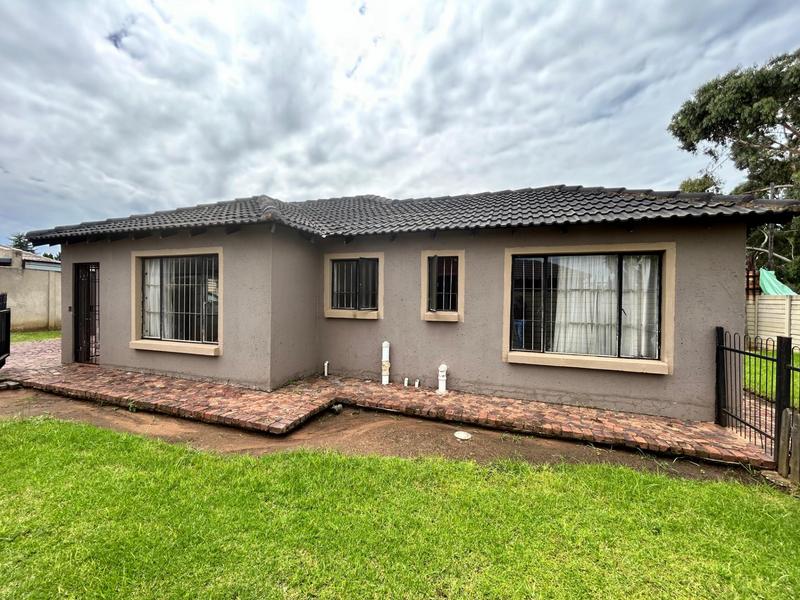 3 Bedroom Property for Sale in Strubenvale Gauteng
