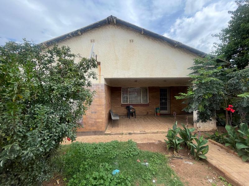 5 Bedroom Property for Sale in Brixton Gauteng