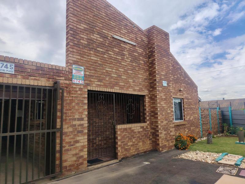 3 Bedroom Property for Sale in Lenasia South Gauteng