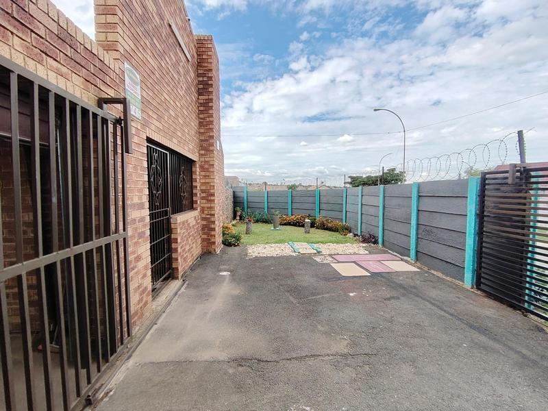 3 Bedroom Property for Sale in Lenasia South Gauteng
