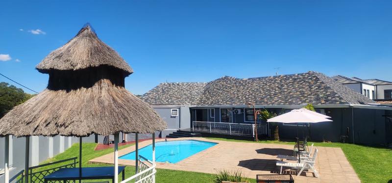 6 Bedroom Property for Sale in Linmeyer Gauteng