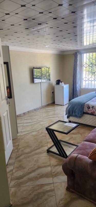 6 Bedroom Property for Sale in Linmeyer Gauteng
