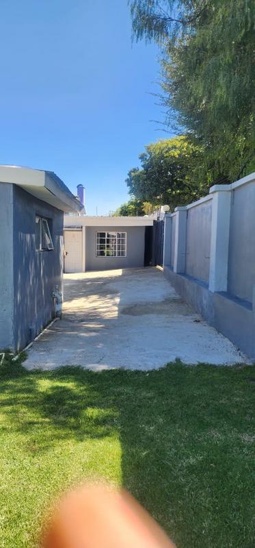 6 Bedroom Property for Sale in Linmeyer Gauteng