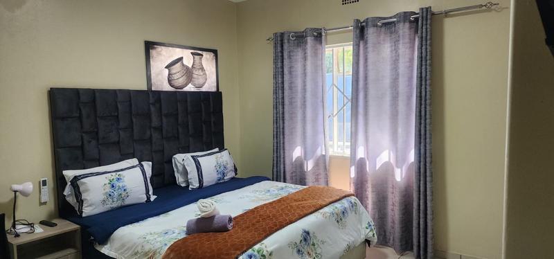 6 Bedroom Property for Sale in Linmeyer Gauteng