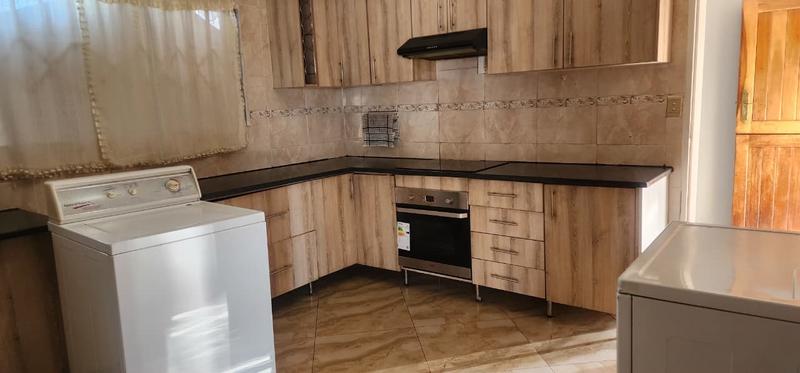 6 Bedroom Property for Sale in Linmeyer Gauteng