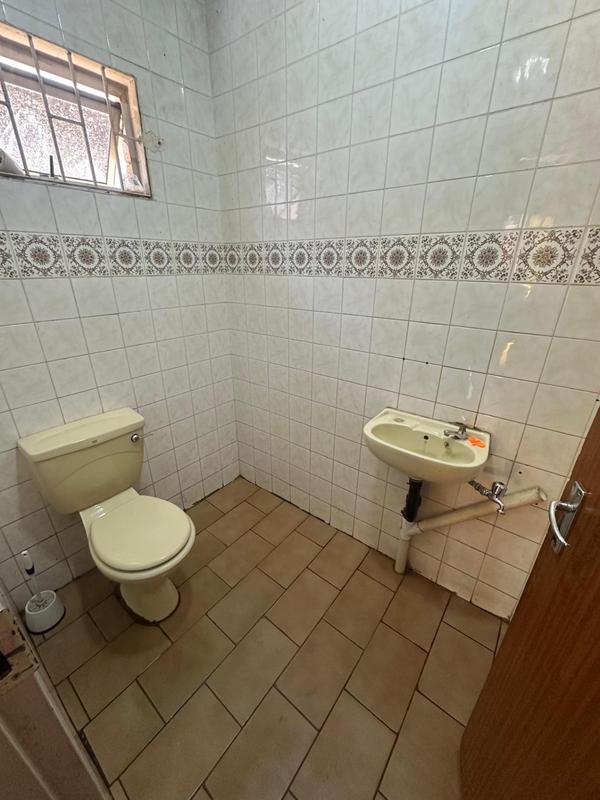 6 Bedroom Property for Sale in Malvern Gauteng