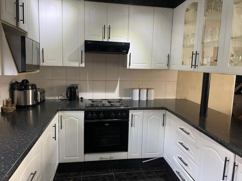 3 Bedroom Property for Sale in Meredale Gauteng