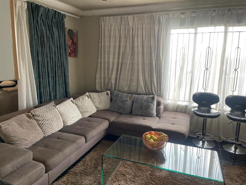 3 Bedroom Property for Sale in Meredale Gauteng