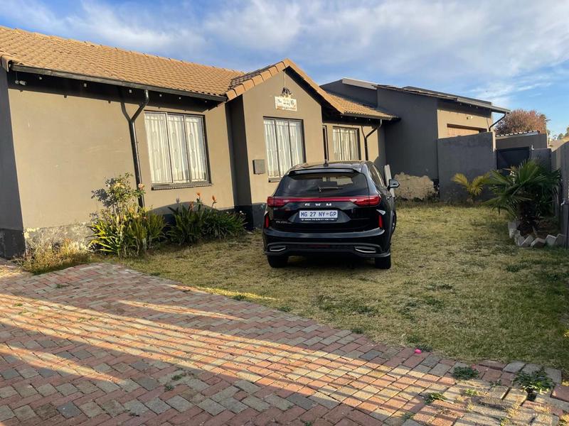 3 Bedroom Property for Sale in Meredale Gauteng