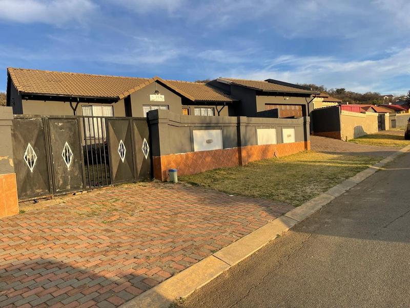 3 Bedroom Property for Sale in Meredale Gauteng
