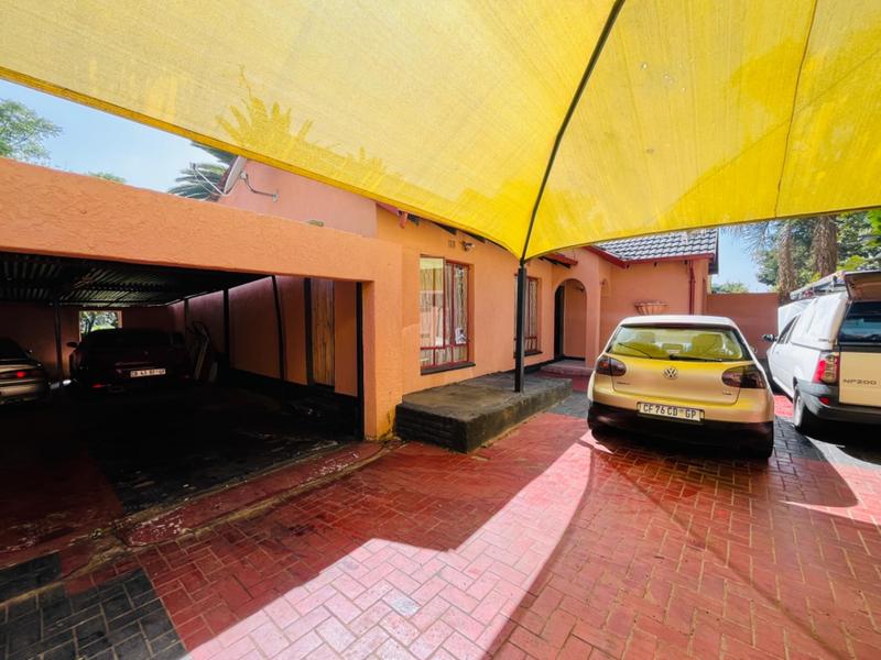 3 Bedroom Property for Sale in Noordwyk Gauteng