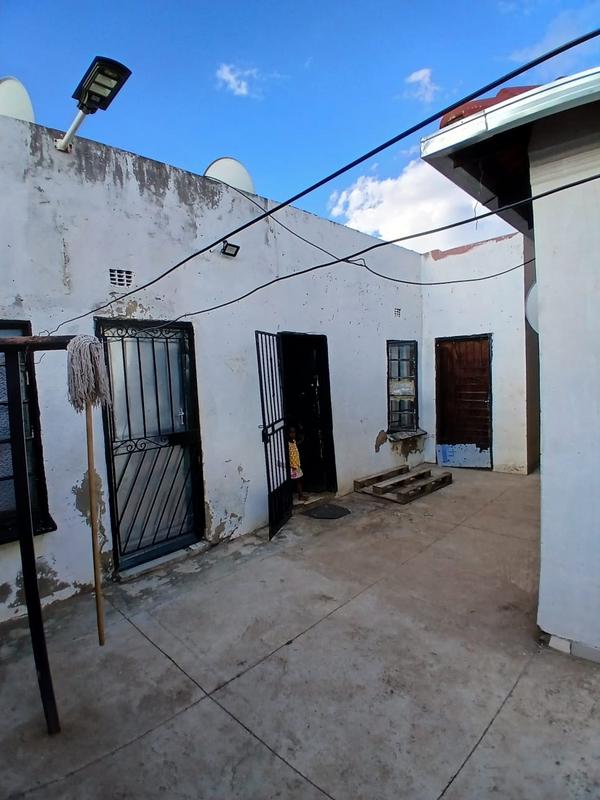 6 Bedroom Property for Sale in Orange Farm Gauteng