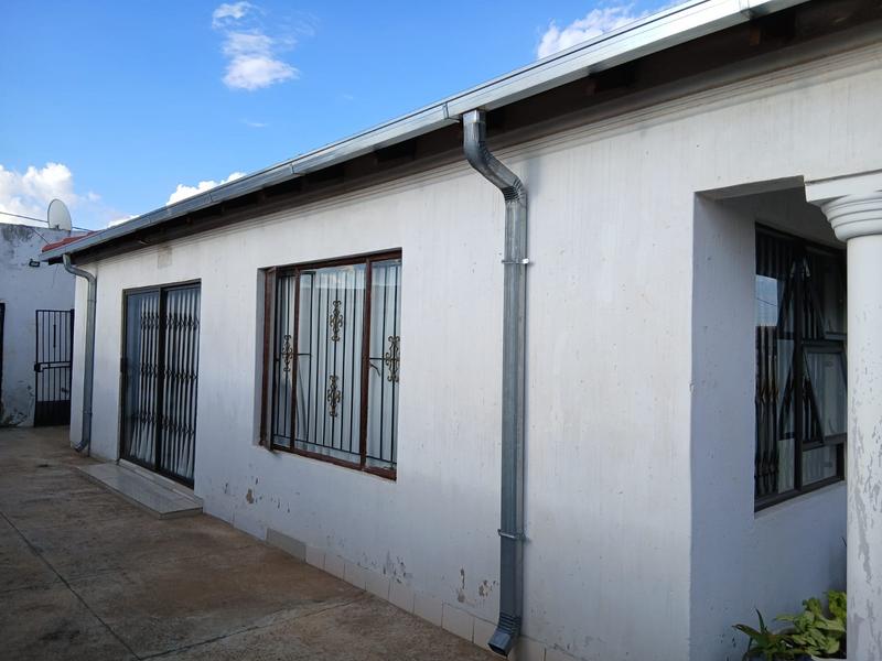 6 Bedroom Property for Sale in Orange Farm Gauteng