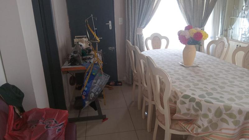 6 Bedroom Property for Sale in Orange Farm Gauteng