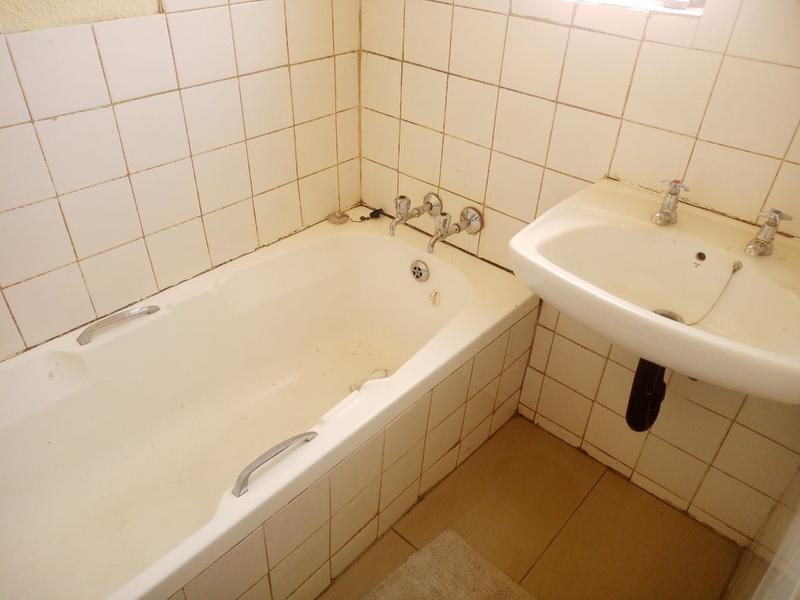 2 Bedroom Property for Sale in Protea Glen Gauteng