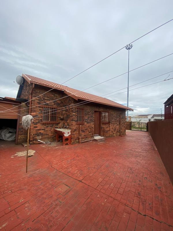 2 Bedroom Property for Sale in Tsakane Gauteng