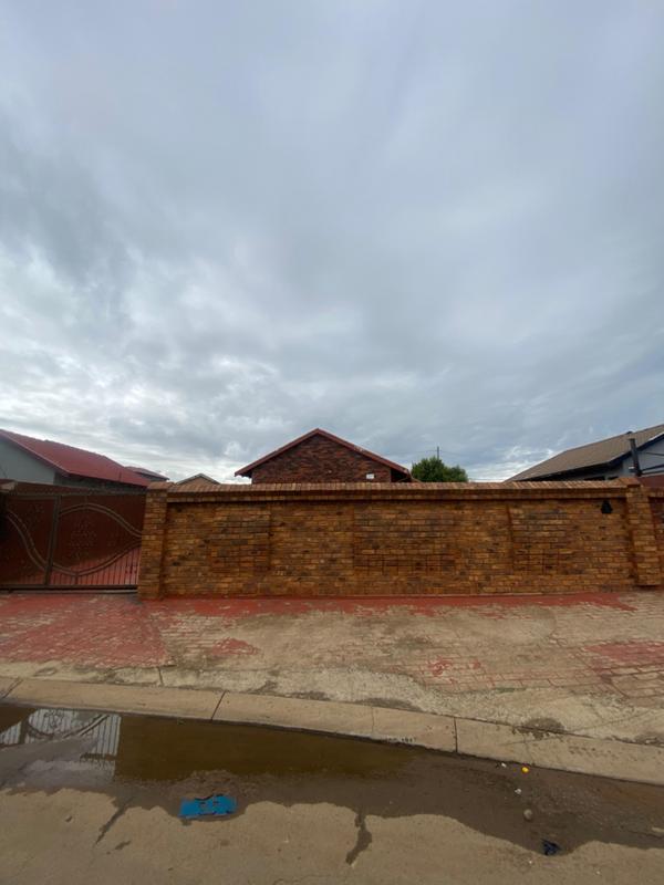 2 Bedroom Property for Sale in Tsakane Gauteng
