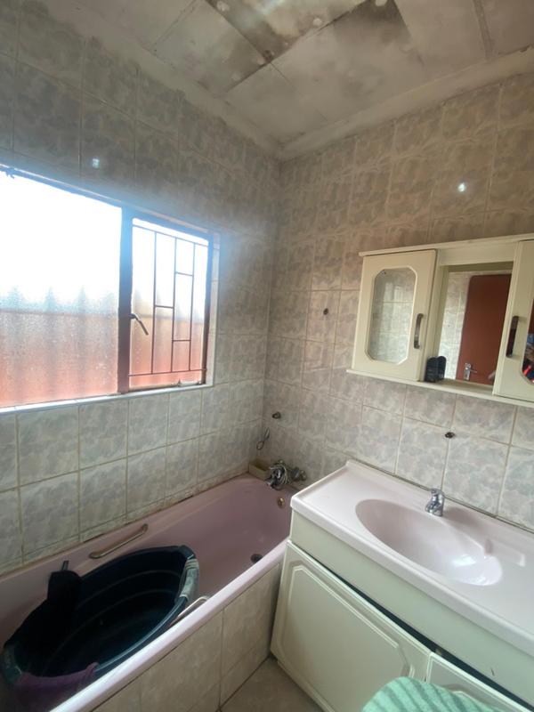 2 Bedroom Property for Sale in Tsakane Gauteng