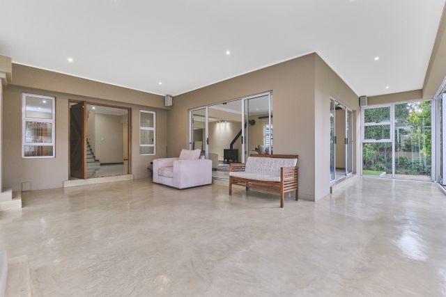 5 Bedroom Property for Sale in Sunninghill Gauteng