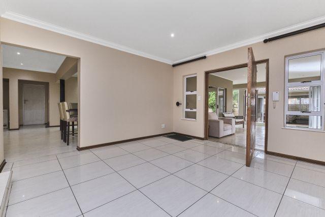 5 Bedroom Property for Sale in Sunninghill Gauteng