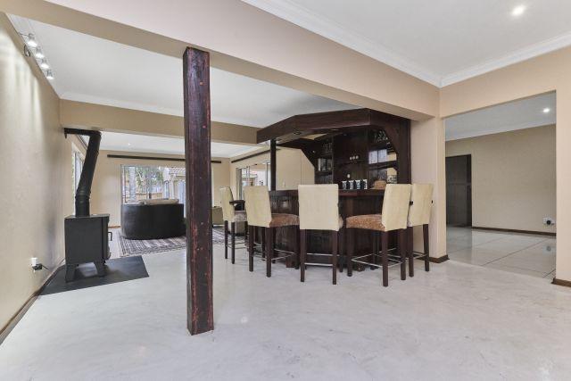 5 Bedroom Property for Sale in Sunninghill Gauteng