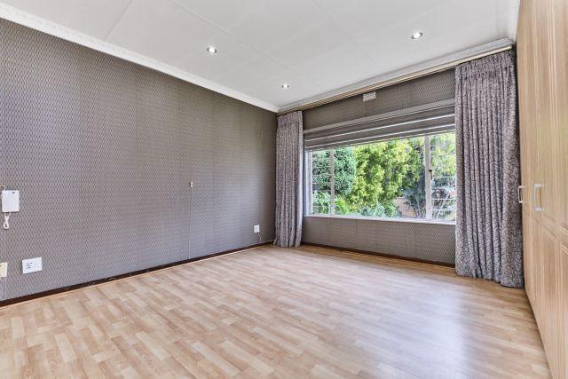 5 Bedroom Property for Sale in Sunninghill Gauteng