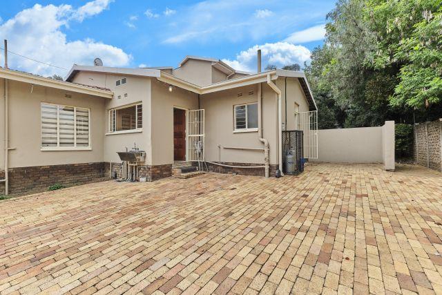 5 Bedroom Property for Sale in Sunninghill Gauteng