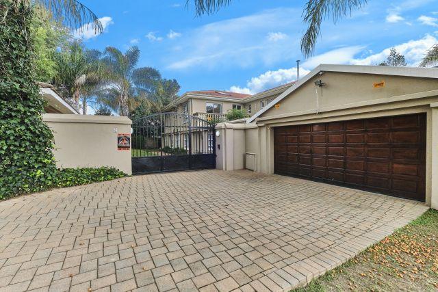5 Bedroom Property for Sale in Sunninghill Gauteng