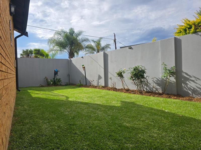 2 Bedroom Property for Sale in Parkhaven Gauteng
