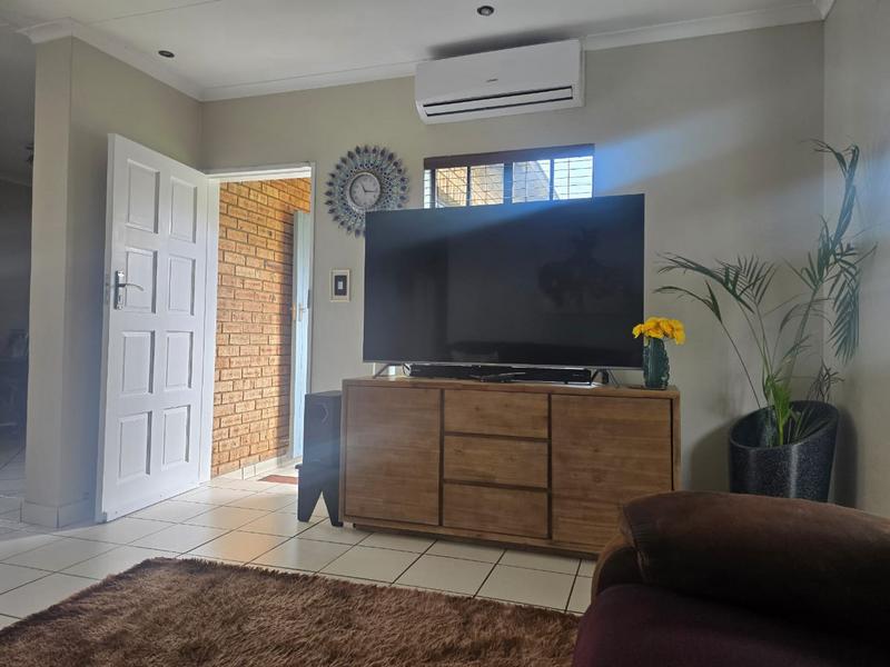 2 Bedroom Property for Sale in Parkhaven Gauteng
