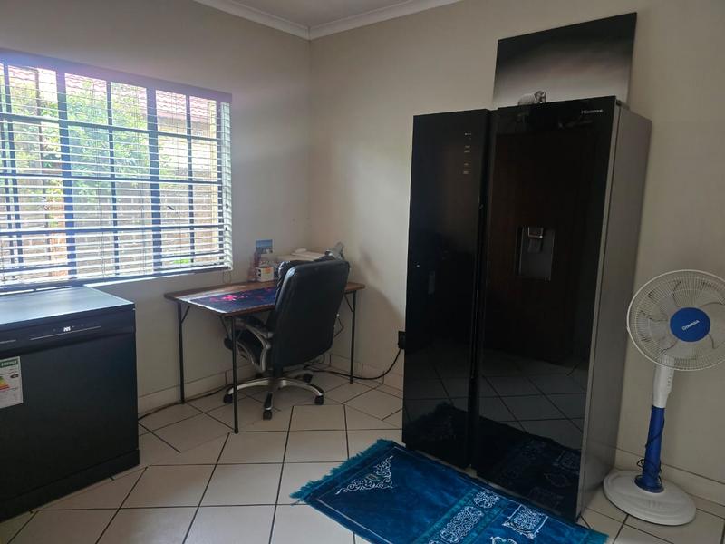 2 Bedroom Property for Sale in Parkhaven Gauteng