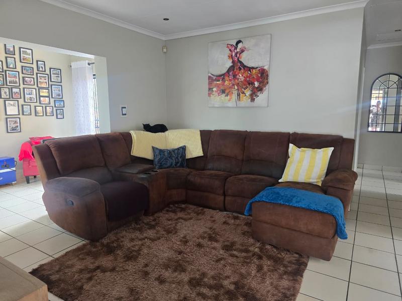 2 Bedroom Property for Sale in Parkhaven Gauteng