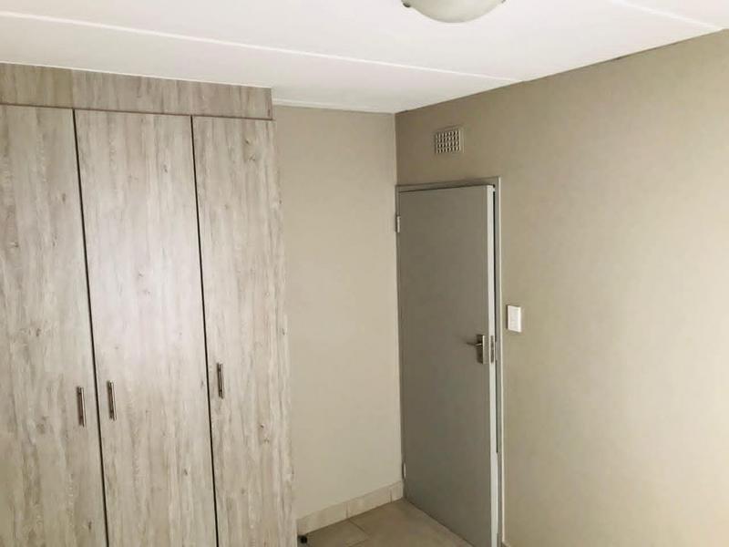 2 Bedroom Property for Sale in La Montagne Gauteng