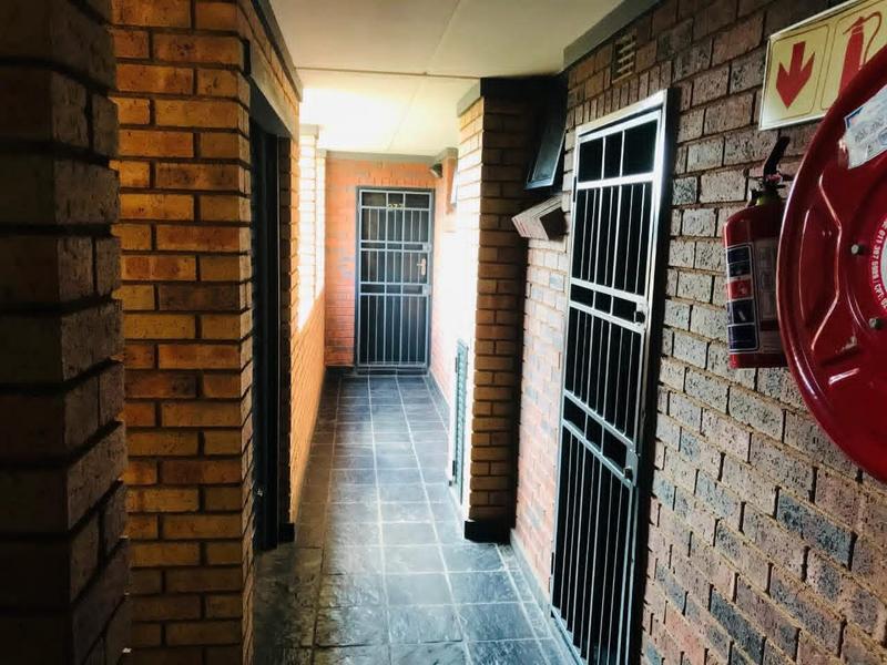 2 Bedroom Property for Sale in La Montagne Gauteng