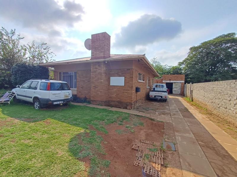 4 Bedroom Property for Sale in Vanderbijlpark Cw 6 Gauteng