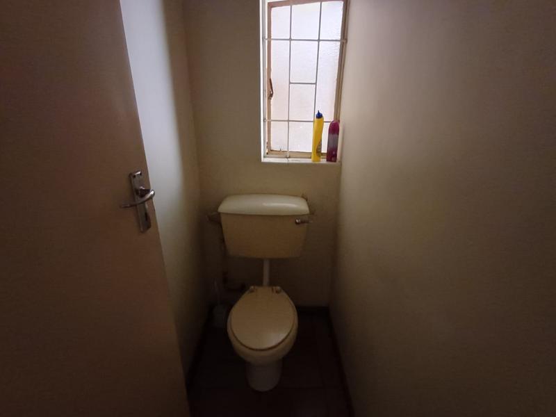 4 Bedroom Property for Sale in Vanderbijlpark Cw 6 Gauteng