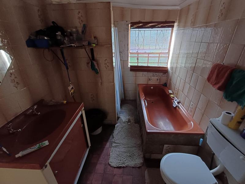 4 Bedroom Property for Sale in Vanderbijlpark Cw 6 Gauteng