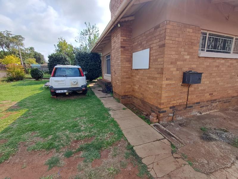 4 Bedroom Property for Sale in Vanderbijlpark Cw 6 Gauteng