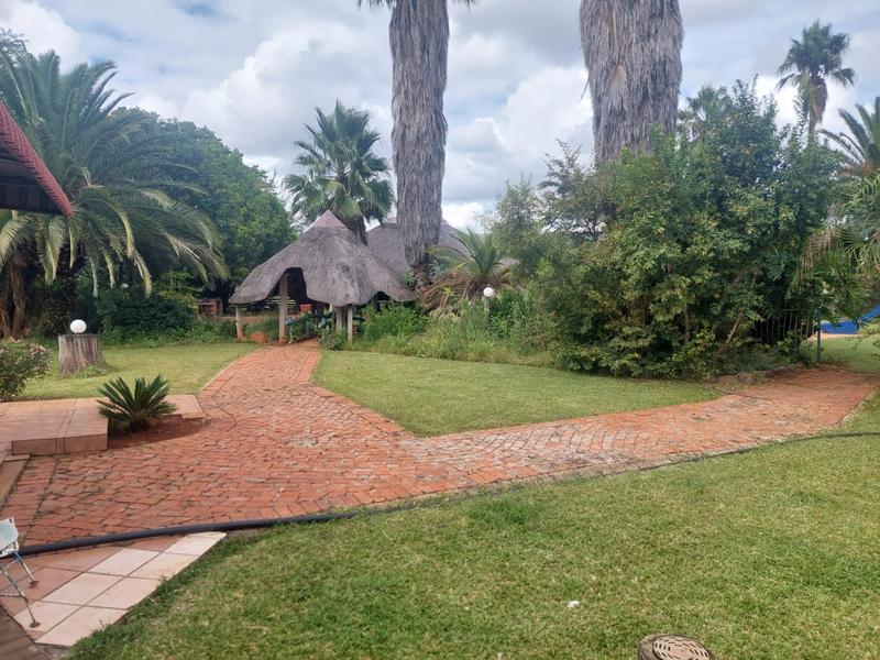 4 Bedroom Property for Sale in Magaliesmoot Gauteng