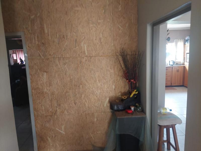 4 Bedroom Property for Sale in Magaliesmoot Gauteng