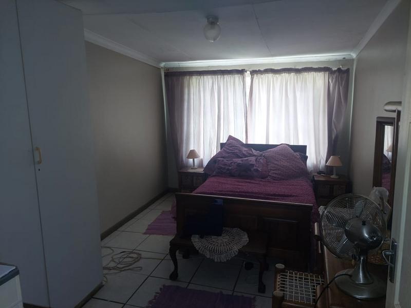 4 Bedroom Property for Sale in Magaliesmoot Gauteng